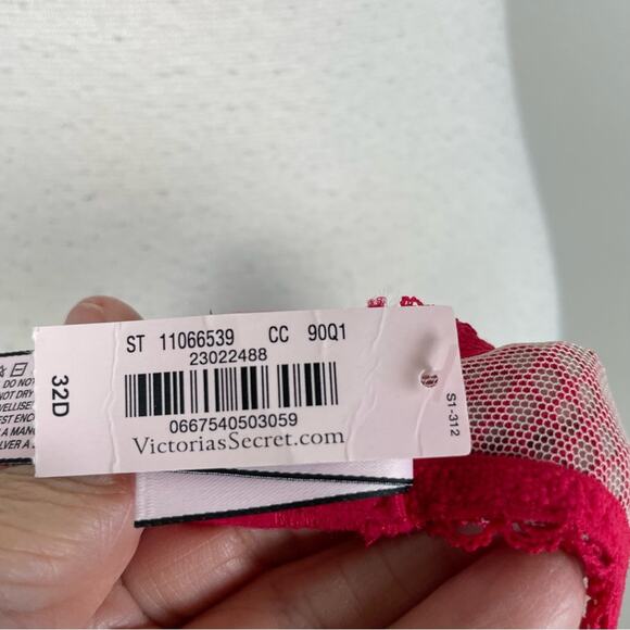 Victoria Secret Red Lace Underwire Bra 32D NWT - Picture 5 of 6